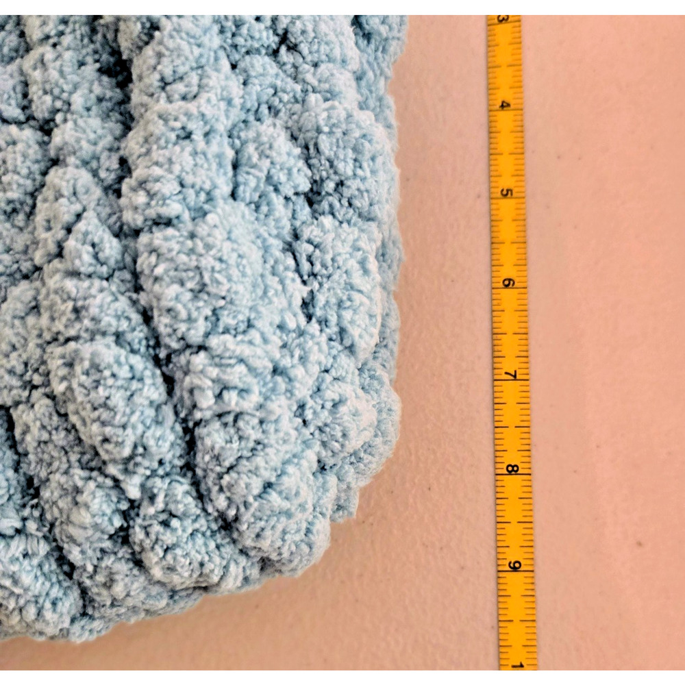 Handmade turquoise thick chenille yarn clutch handbag with brooch - Picture 8 of 11